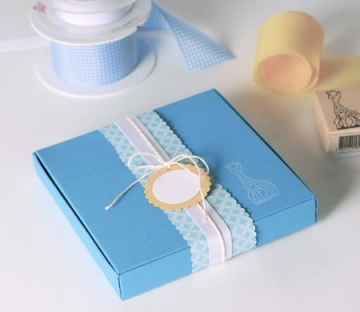 Caja azul para regalo de bautizo o baby shower