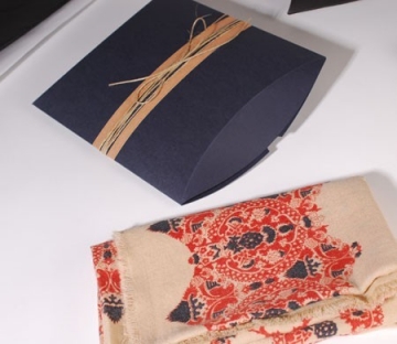 Gift box for scarves and accessories