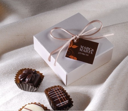 Square gift box perfect for wedding favours