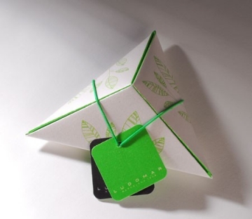 Triangular gift box