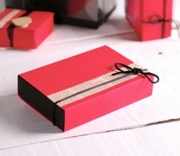 Cardboard gift box for sweets