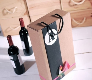 Caja para vinos decorada con flores