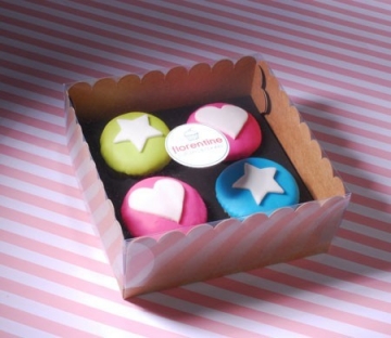 Caja para cuatro cupcakes con etiqueta