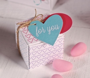 Square gift box with hearts pattern