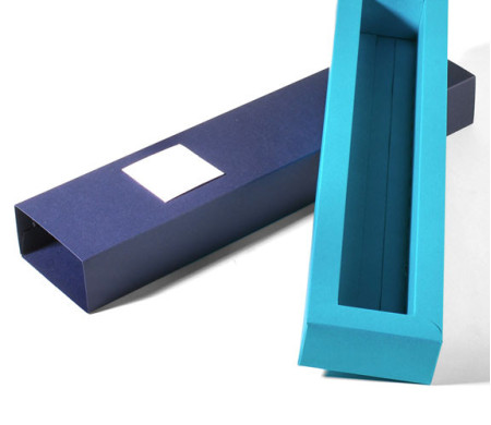 Flache Kartonschachtel für Stifte oder Uhren