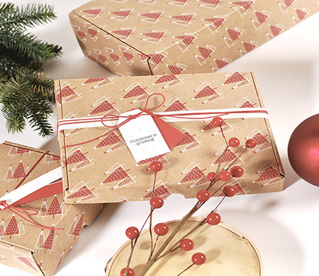 Boîte d'expédition en carton plat avec impression de Noël Boîte d'expédition en carton plat avec impression de Noël