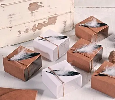 Box for one macaron