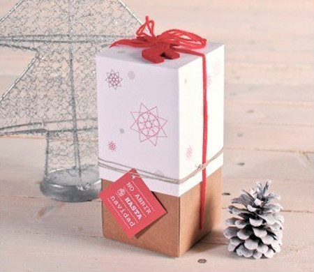 Box to give a bottle as a Christmas present