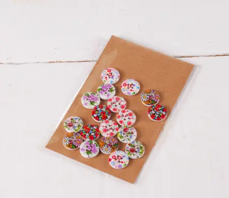 Botones de madera románticos