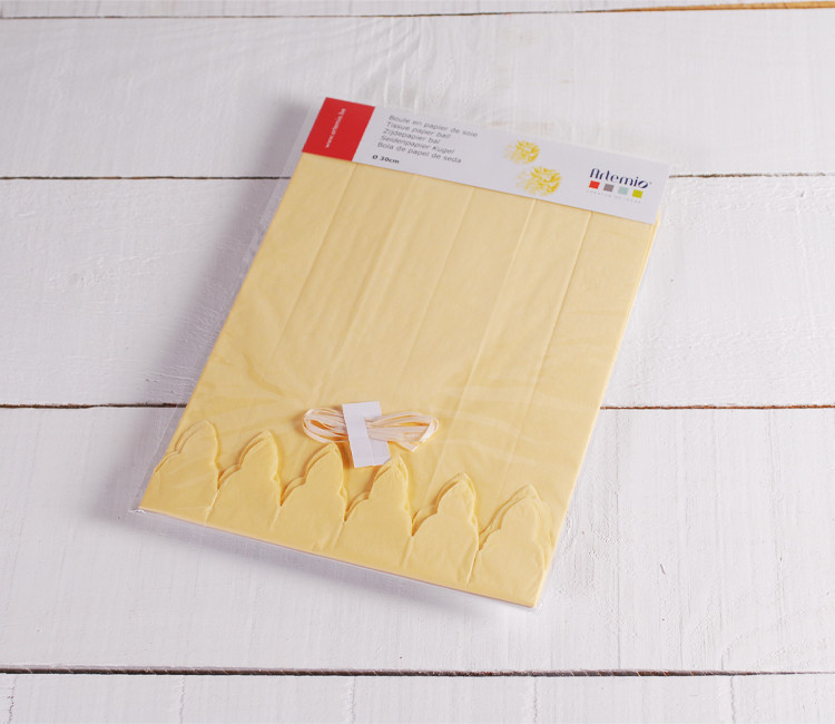 Pompón de Papel Crepe en Color Marfil Pompón de Papel Crepe en Color Marfil