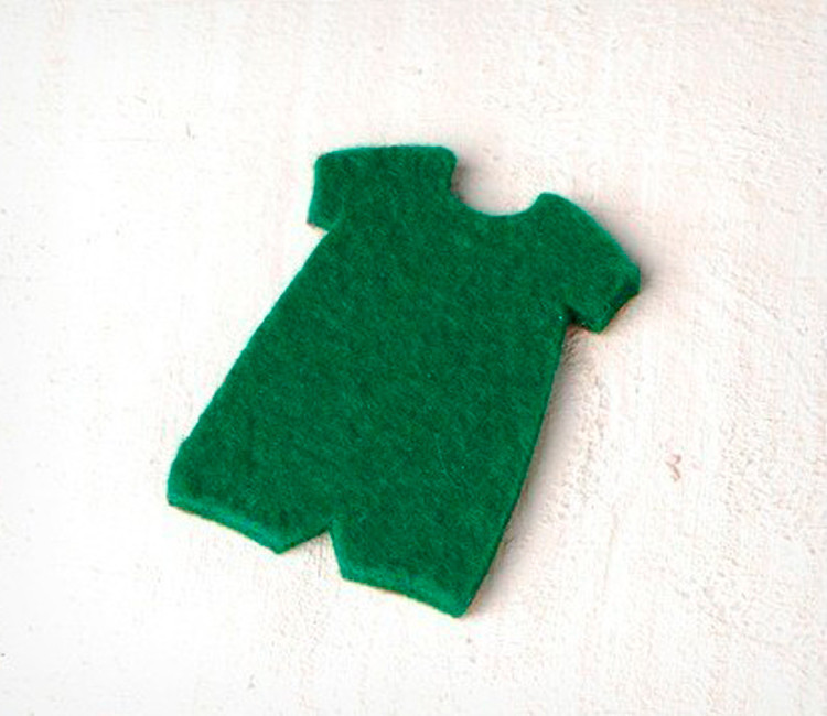 Robe d'enfant en feutrine pour cadeaux de bébés Robe d'enfant en feutrine pour cadeaux de bébés