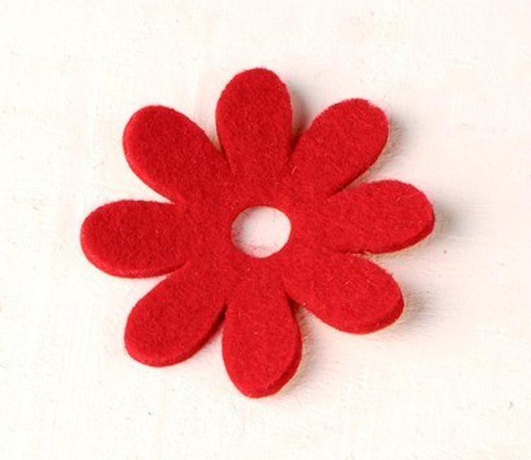 Margarita de fieltro para decorar regalos originales Margarita de fieltro para decorar regalos originales