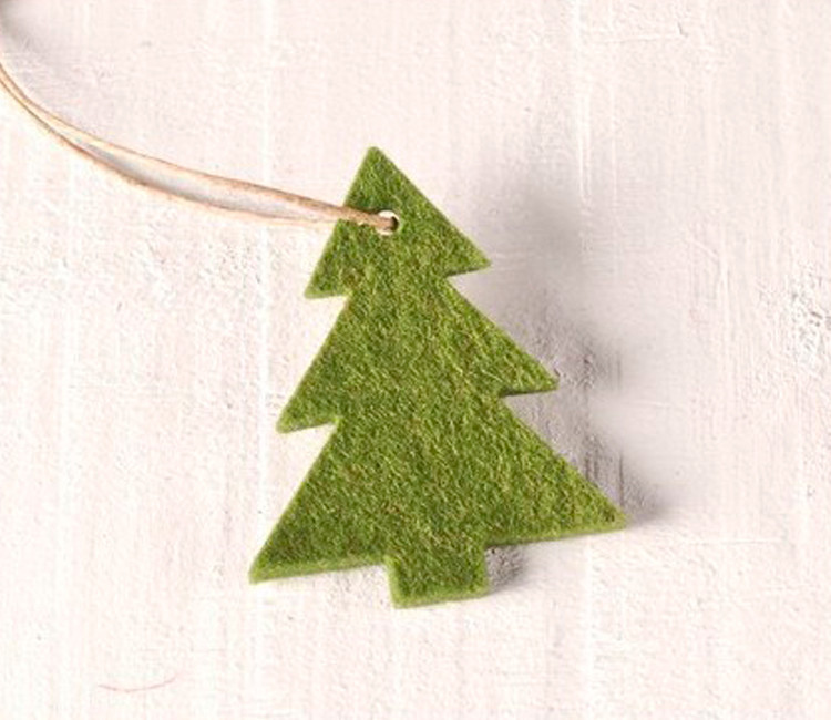 Weihnachtsbaum aus Filz für Weihnachtsgeschenke Weihnachtsbaum aus Filz für Weihnachtsgeschenke