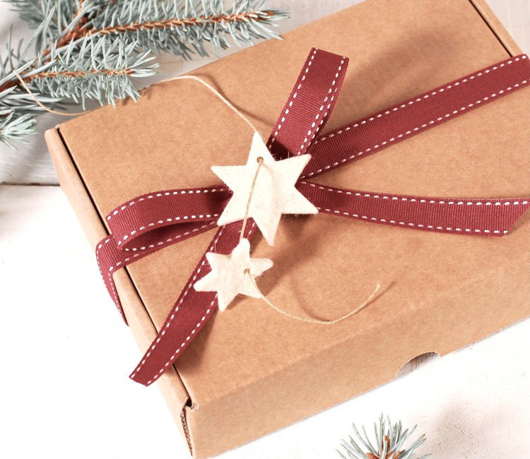 Set mit Weihnachtsschmuck aus Filz. Ein winterlicher Look! Set mit Weihnachtsschmuck aus Filz. Ein winterlicher Look!