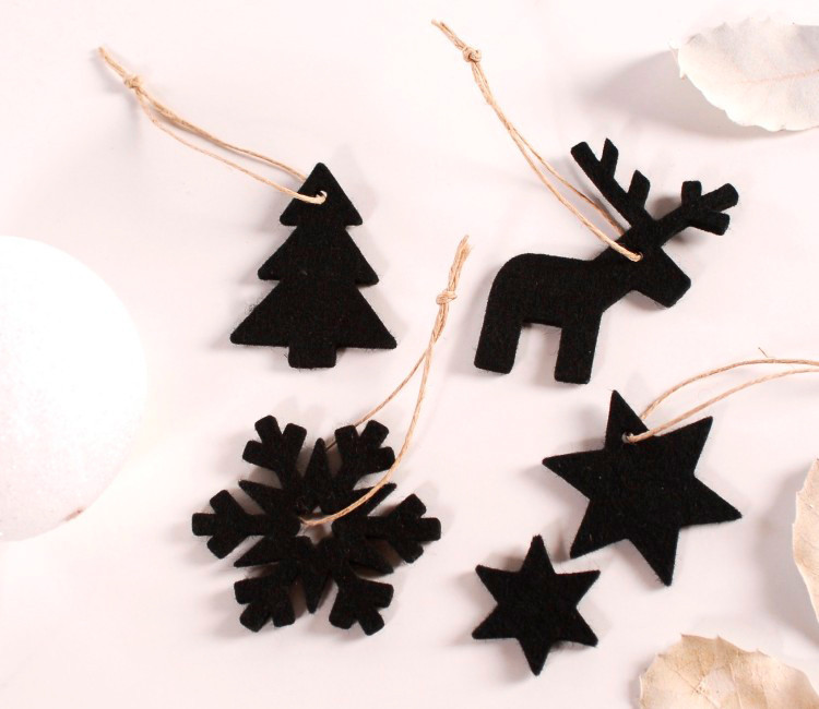 Set di decorazioni natalizie in feltro per un tocco invernale Set di decorazioni natalizie in feltro per un tocco invernale