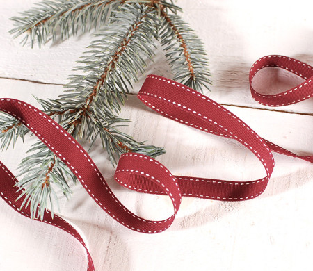 Nastro grosgrain rosso per avvolgere i tuoi regali