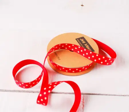 Cinta grosgrain a topos blancos para decorar regalos