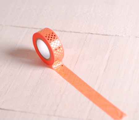 Washi tape coral con triángulos dorados