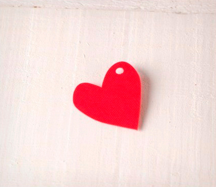 Corazón irregular de cartón para colgar. Kit de 10 ud Corazón irregular de cartón para colgar. Kit de 10 ud