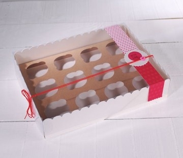 Cardboard box for 12 cupcakes 