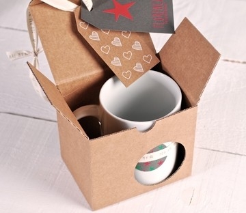 Decorated box for mugs