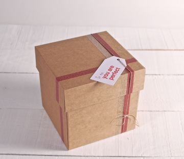 Caja para envíos decorada
