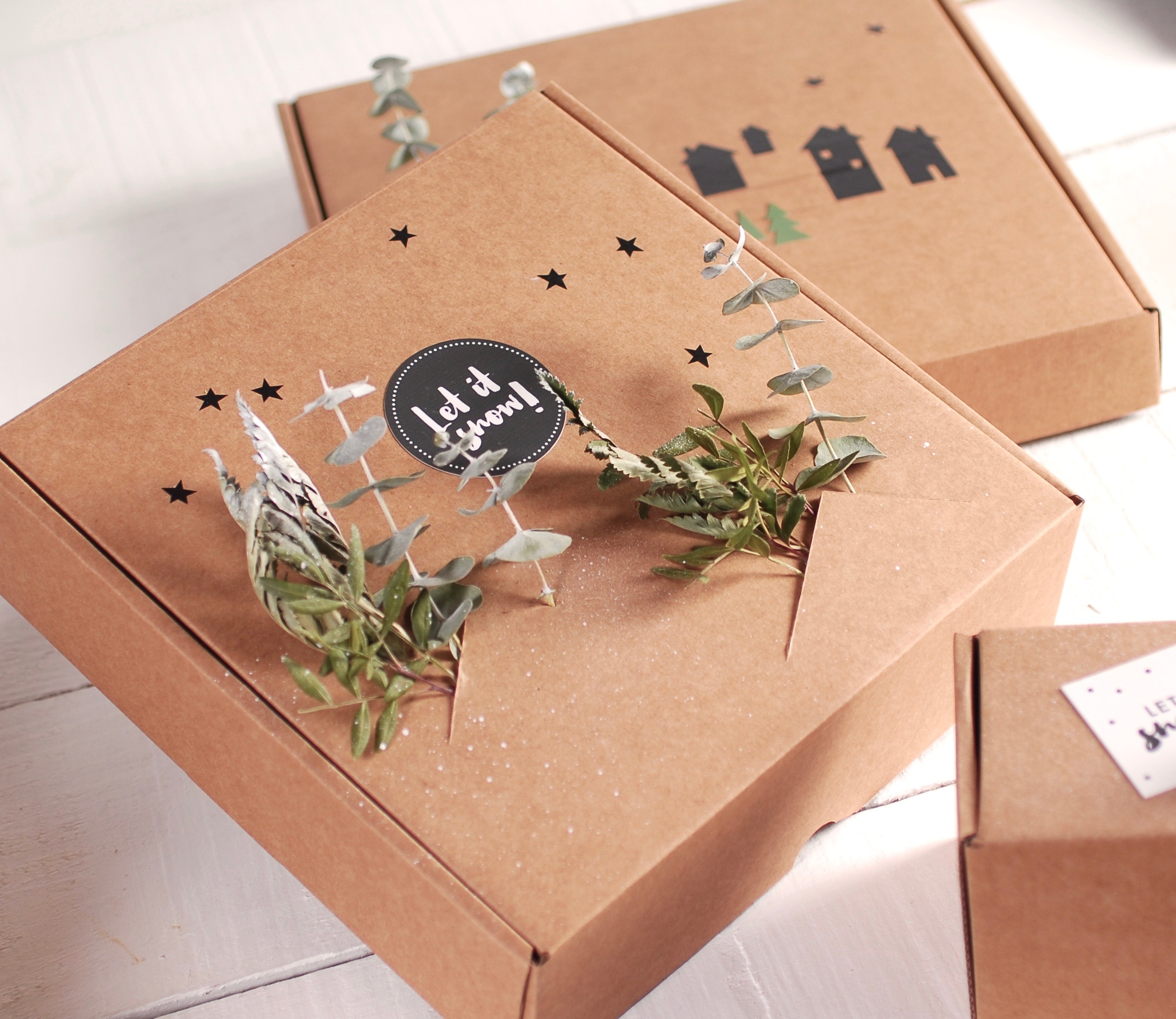 How to Give Gifts in Cardboard Shipping Boxes