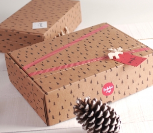 Rectangular box with Christmas fir trees