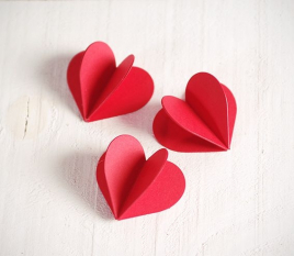 3 roten 3D-Herzen