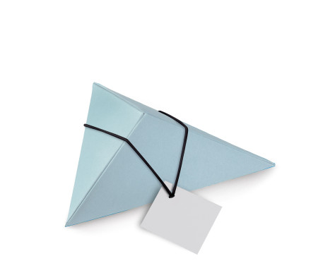 Caja Triangular de Cartón