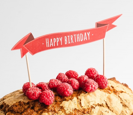 Cake topper: Happy Birthday