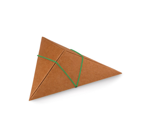 Caja Triangular de Cartón
