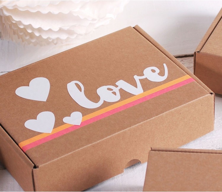 Sticker décoratif "Love is in the air"