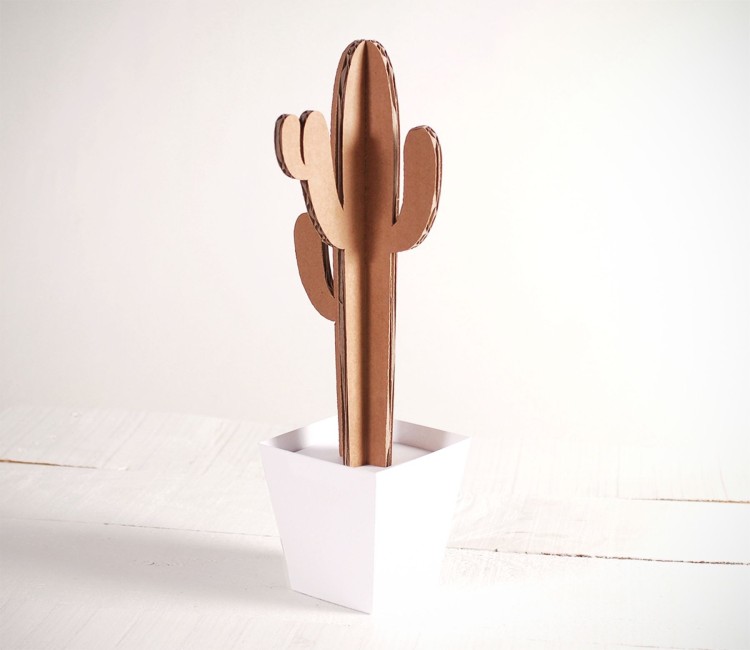Cactus en Carton en Plusieurs Couleurs Cactus en Carton en Plusieurs Couleurs