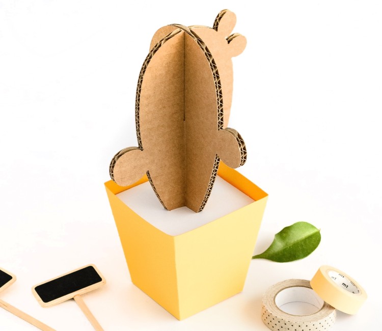 Papp-Kaktus mit bunten Töpfen! Papp-Kaktus mit bunten Töpfen!