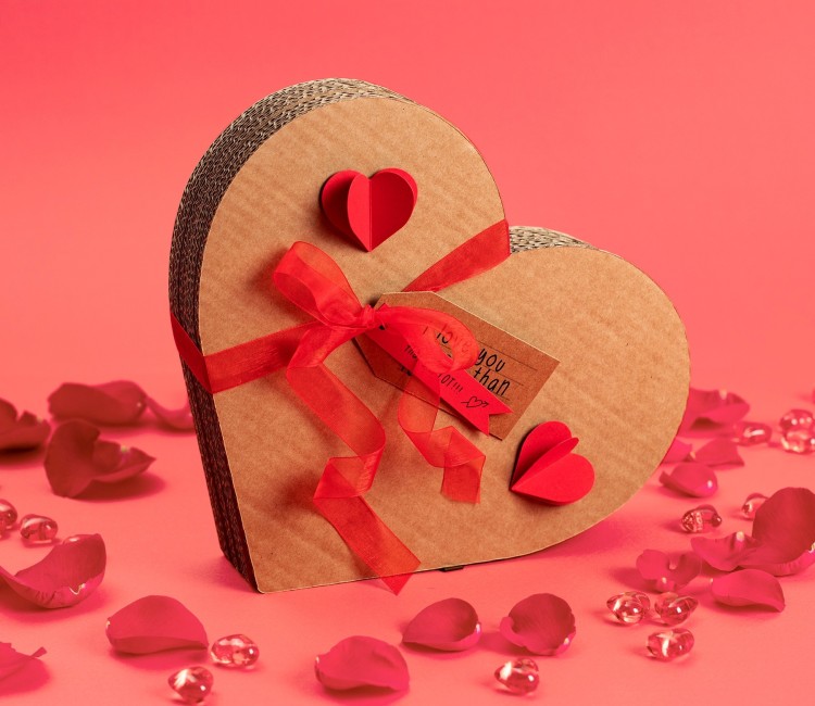 Heart-shaped cardboard box Heart-shaped cardboard box