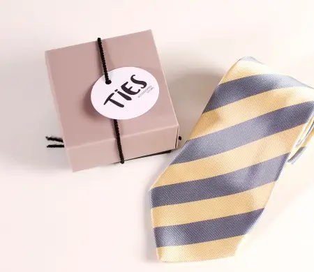 Square tie box