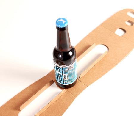 Boîte avec deux fentes pour bières