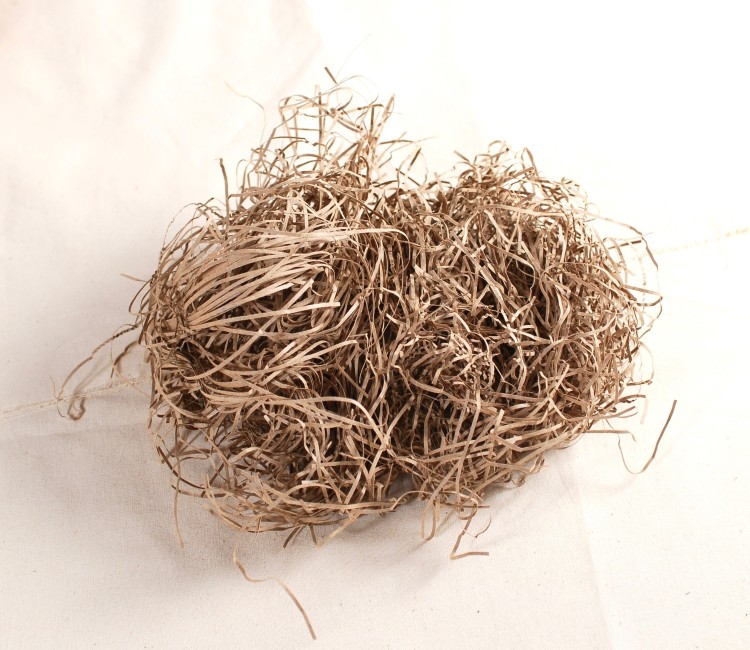 Papierschnipsel als Füllung von Kartons Papierschnipsel als Füllung von Kartons