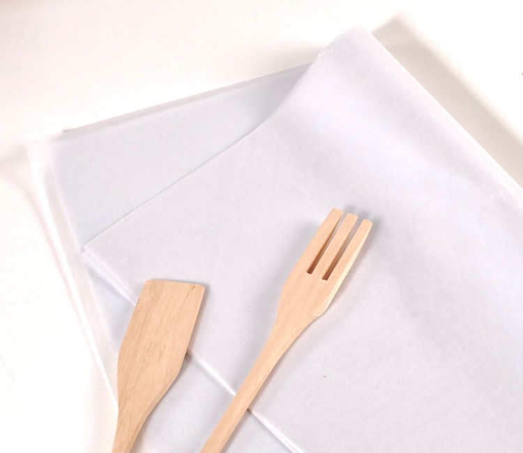  White waxed paper coated on both sides 