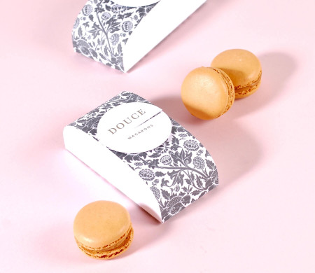 box for two macarons